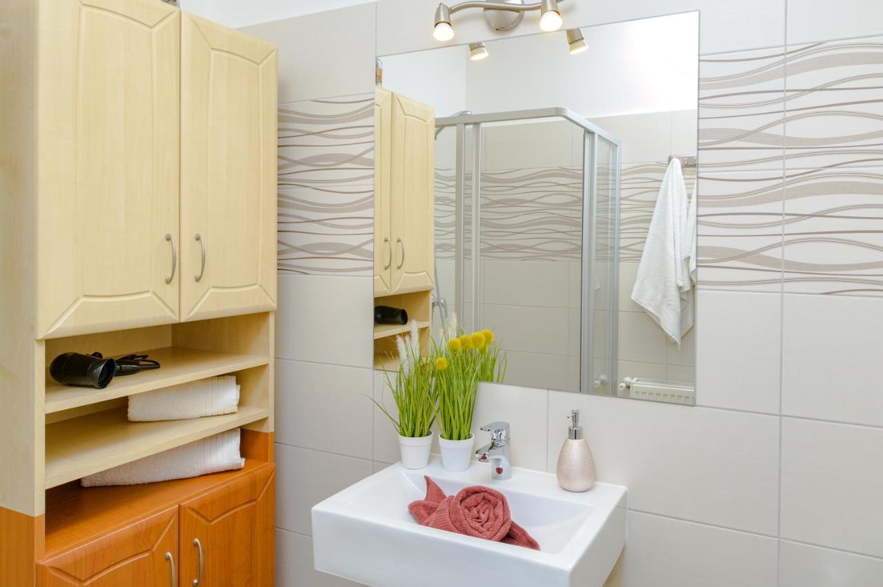 Illes Apartmanok Ii. Hajdúszoboszló 外观 照片
