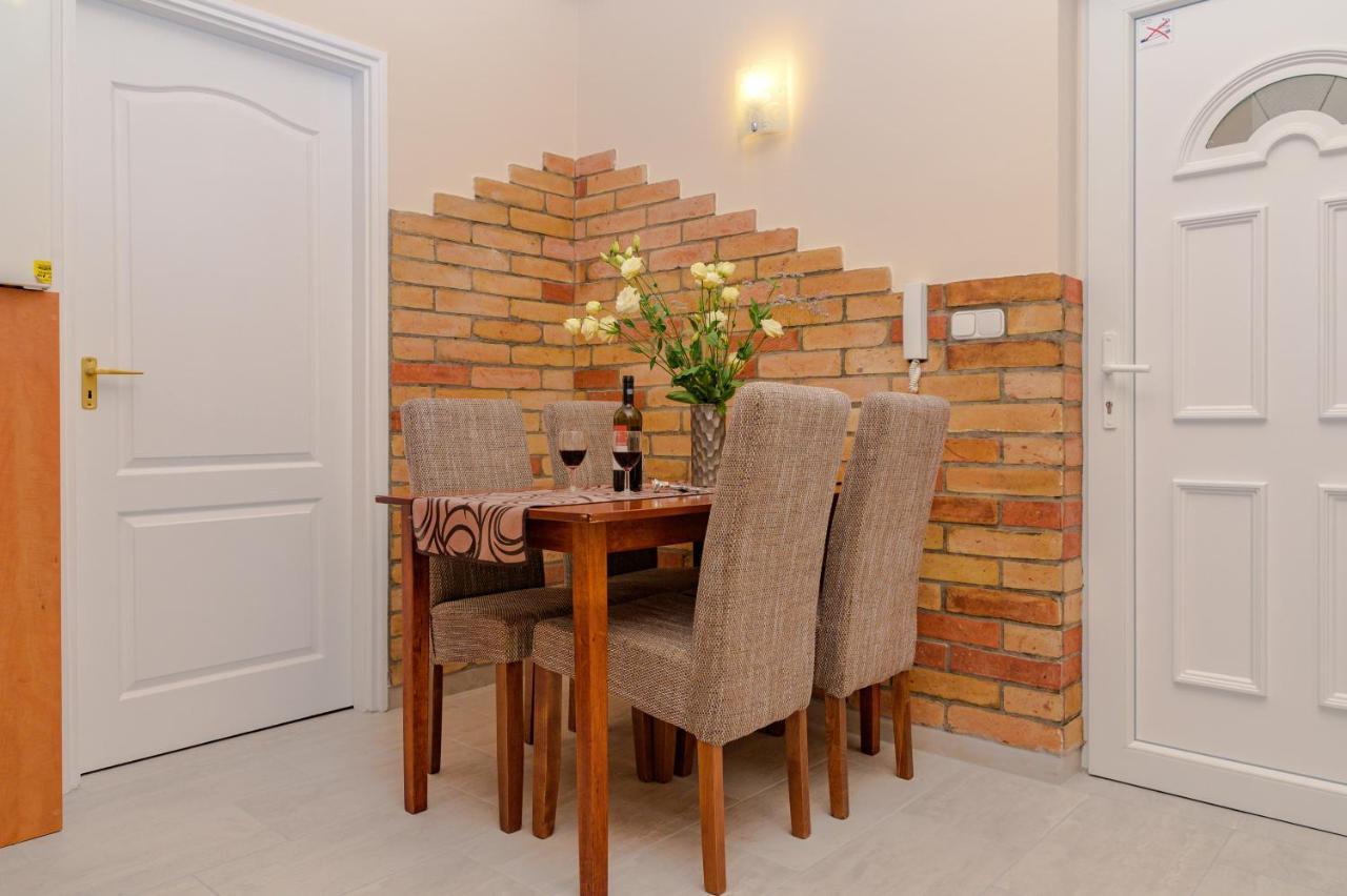 Illes Apartmanok Ii. Hajdúszoboszló 外观 照片