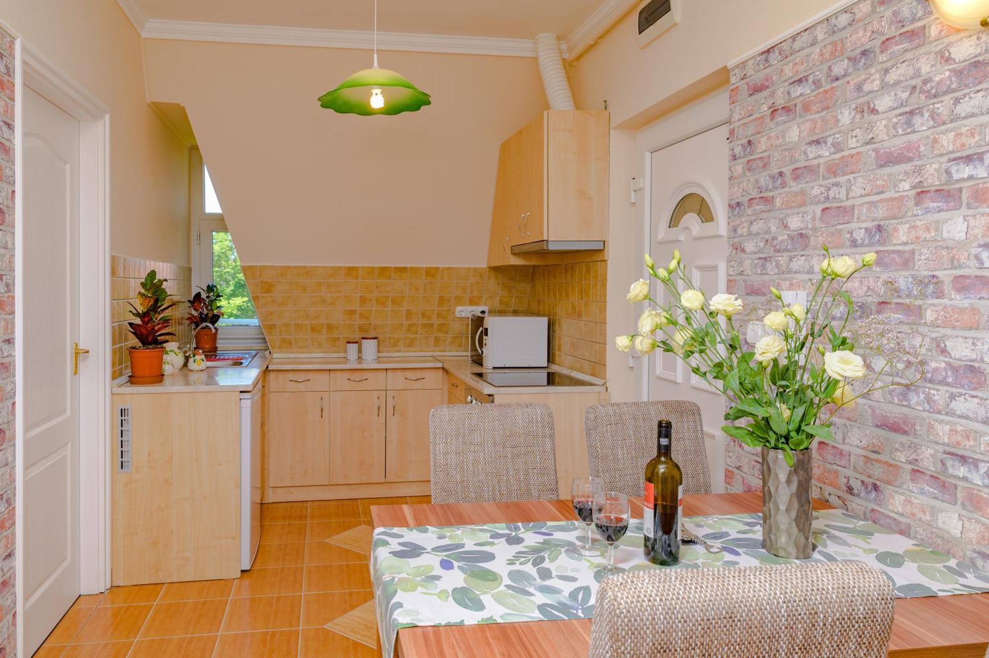 Illes Apartmanok Ii. Hajdúszoboszló 外观 照片