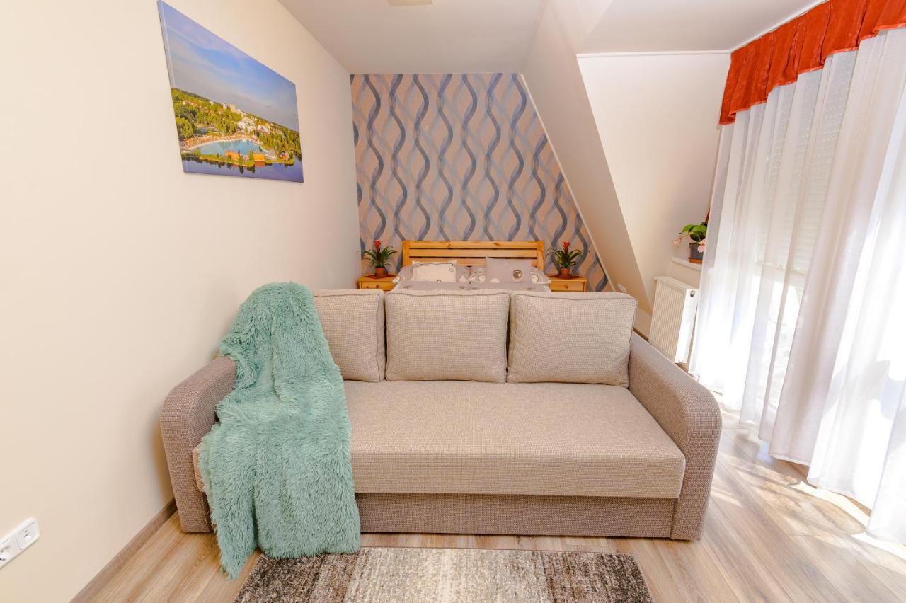 Illes Apartmanok Ii. Hajdúszoboszló 外观 照片