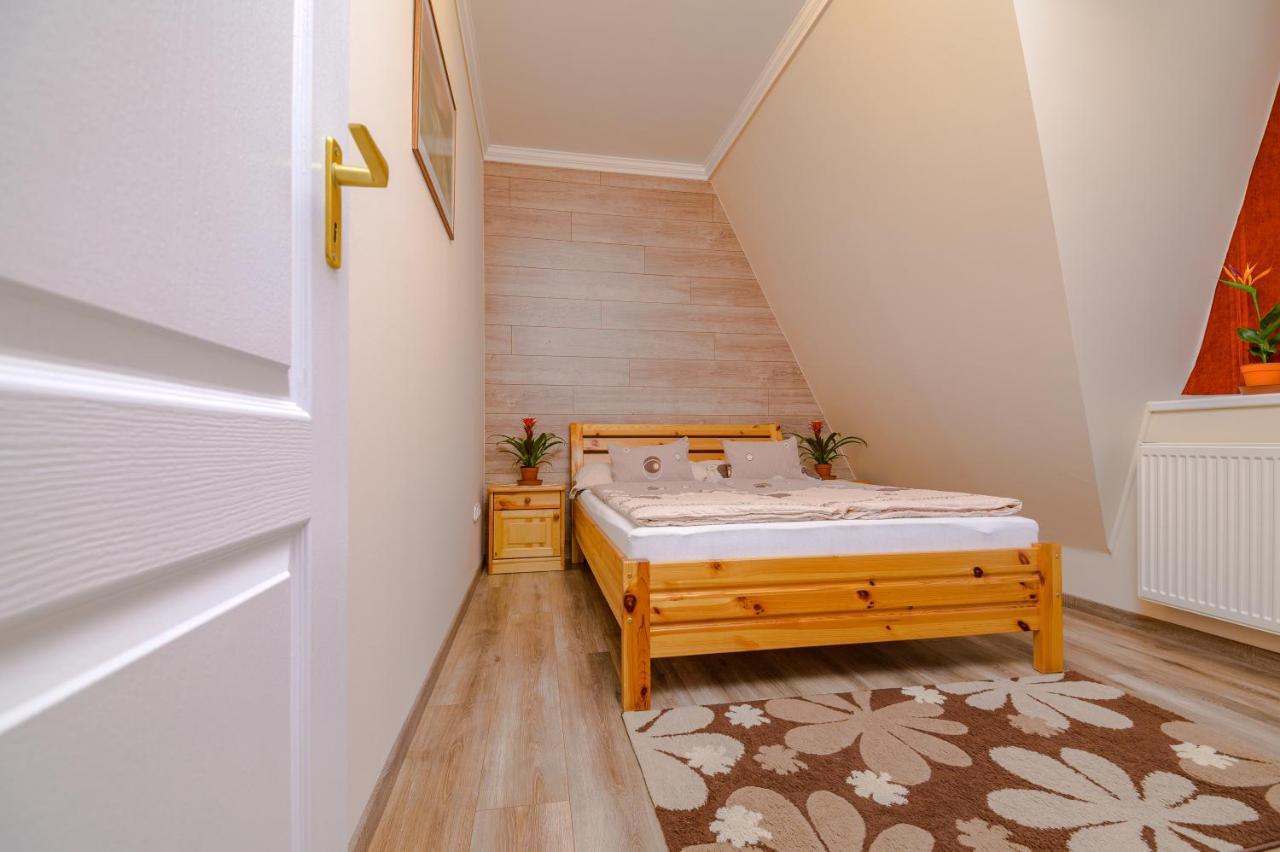 Illes Apartmanok Ii. Hajdúszoboszló 外观 照片
