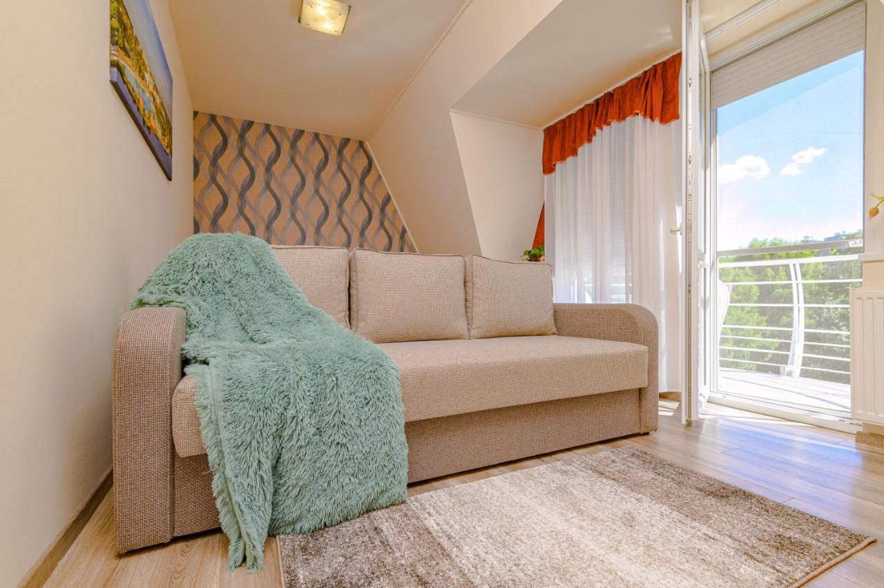 Illes Apartmanok Ii. Hajdúszoboszló 外观 照片