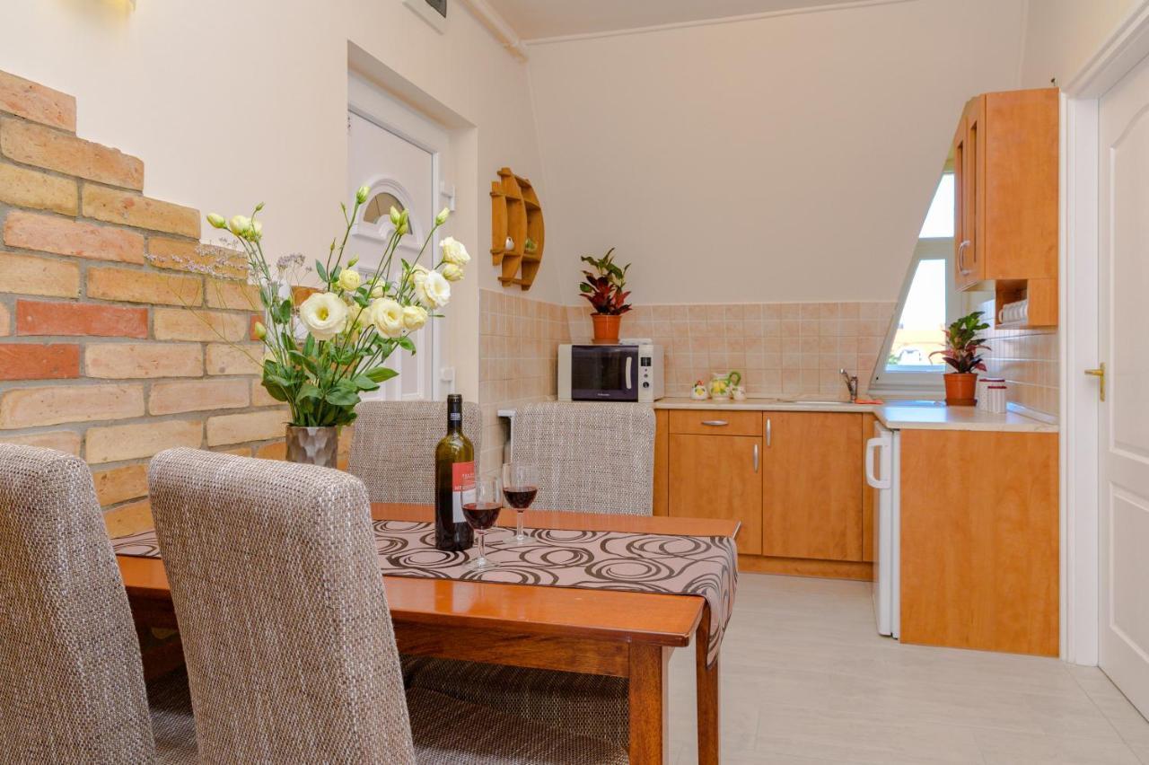 Illes Apartmanok Ii. Hajdúszoboszló 外观 照片