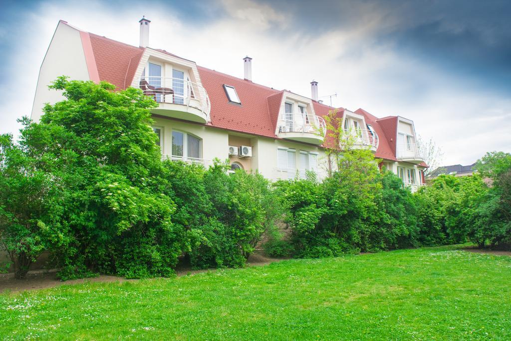 Illes Apartmanok Ii. Hajdúszoboszló 外观 照片